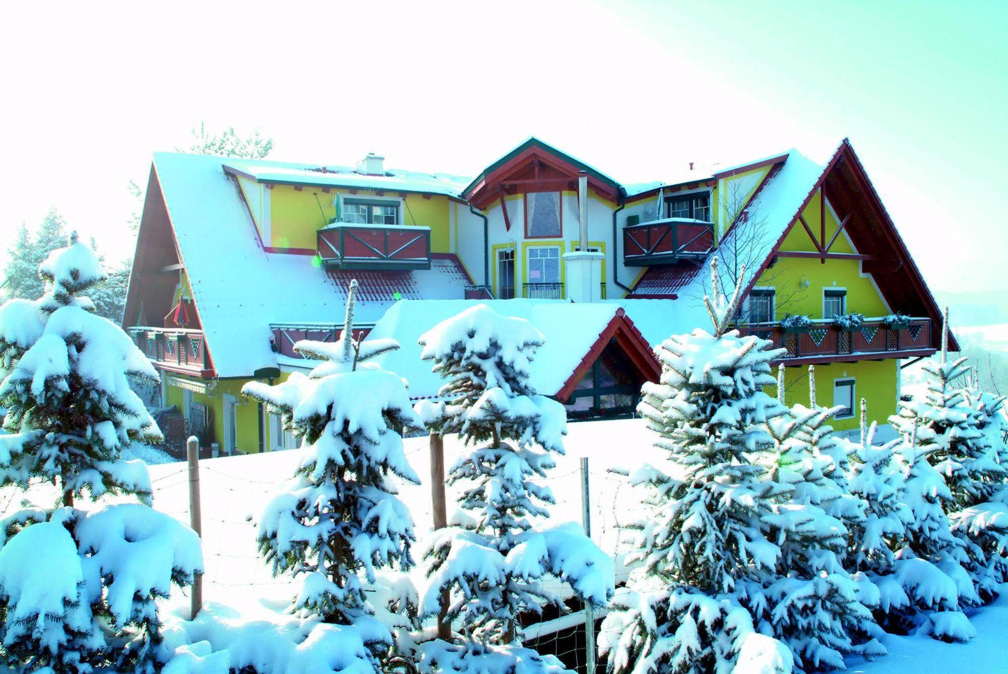 Thermenhof PuchasPLUS Loipersdorf Jennersdorf Exterior foto